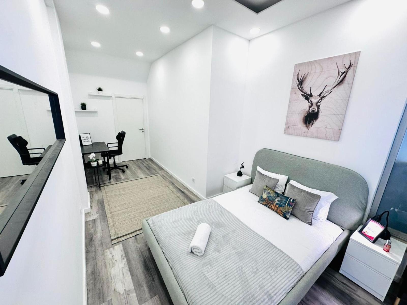 Studio, Great Location *